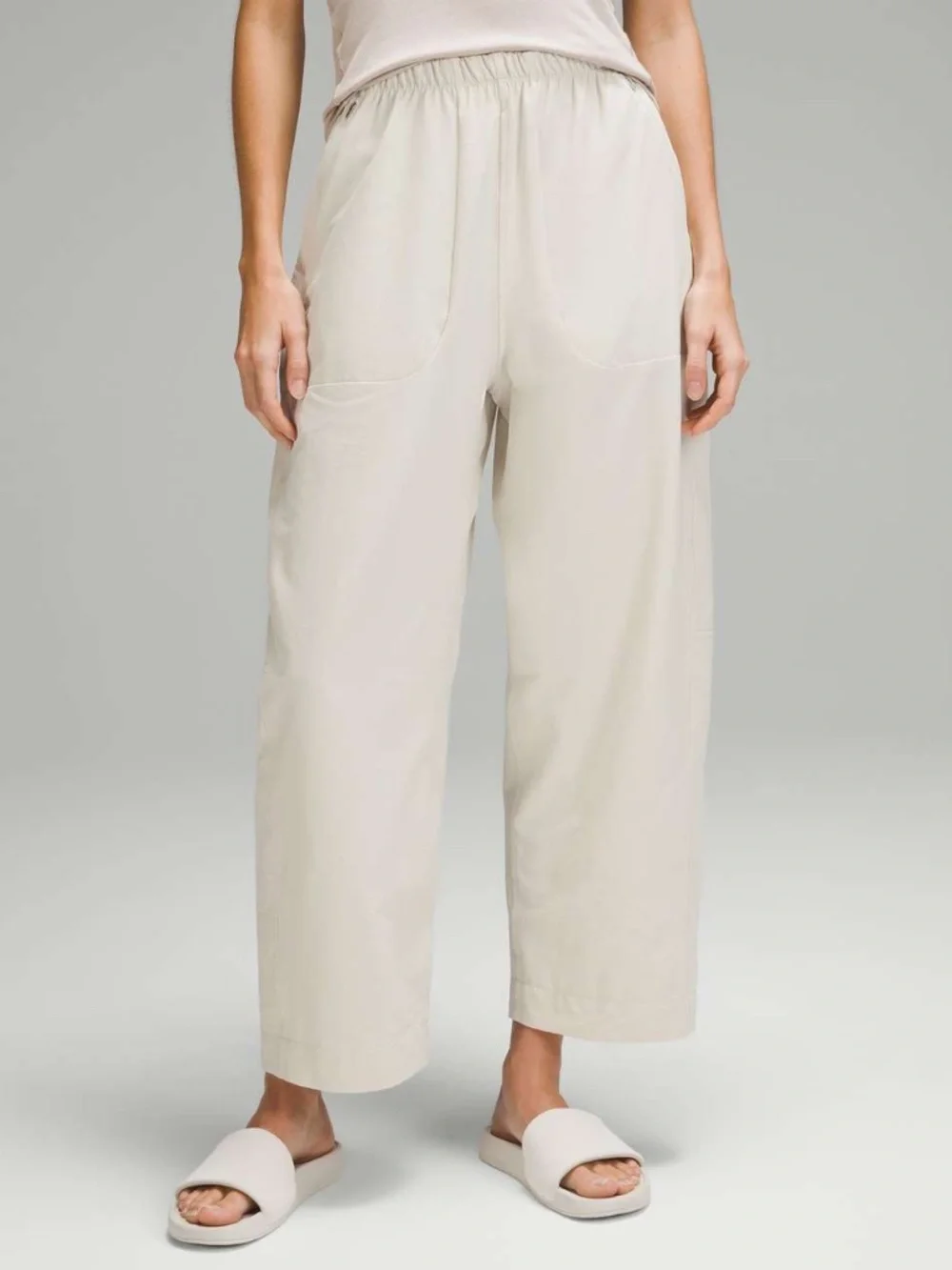 Lululemon Lightweight Mid-Rise Barrel-Leg Cropped Pant Bone - Size 8